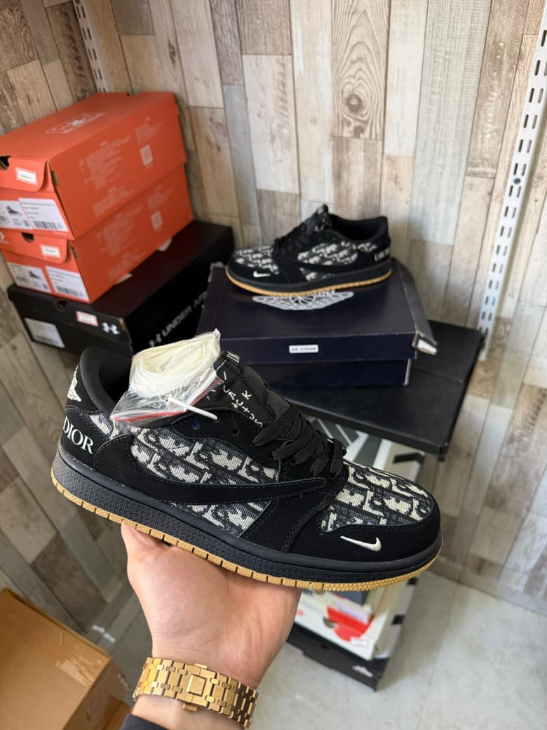 Sneakers